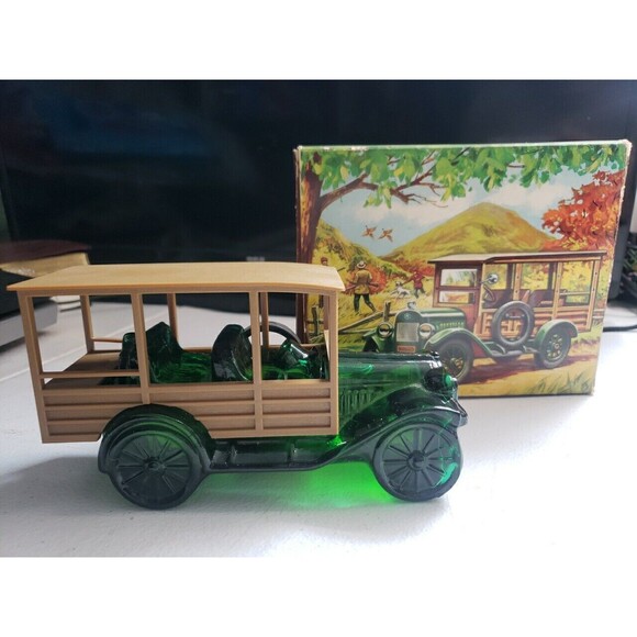 Vintage AVON 1923 STATION WAGON CAR 6oz  Tai Winds After Shave Decanter Bottle - Picture 1 of 16